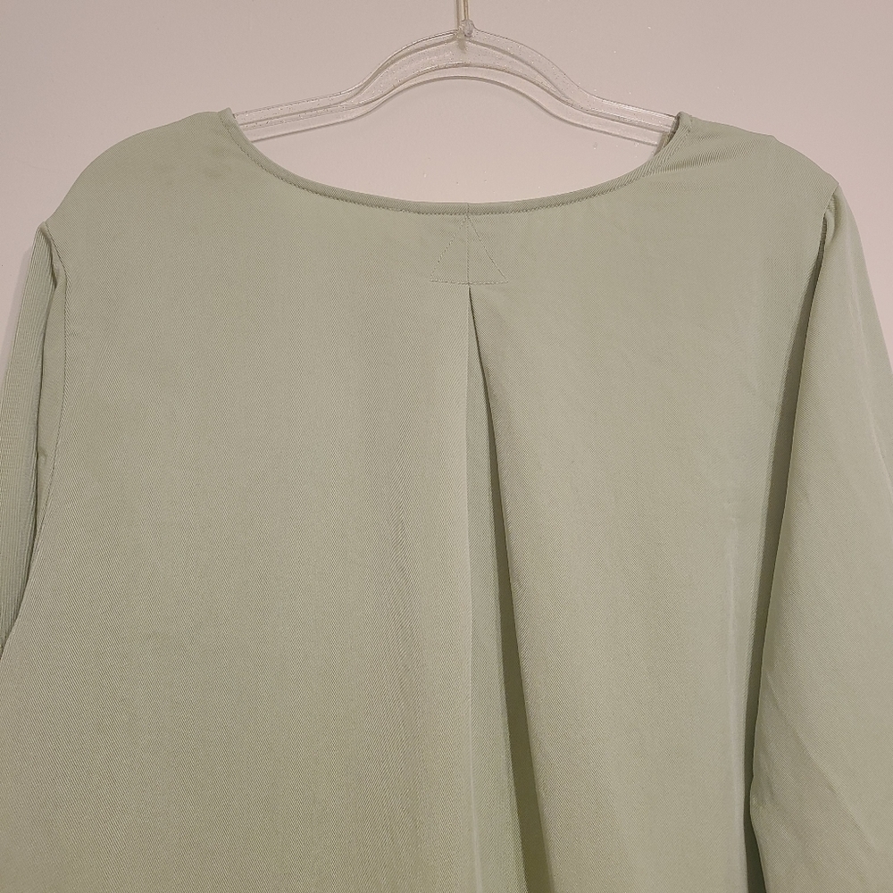 Soft Surroundings | Light Green V-Neck Tencel Tab Sleeve Tunic Top (Size Large) - Picture 10 of 11